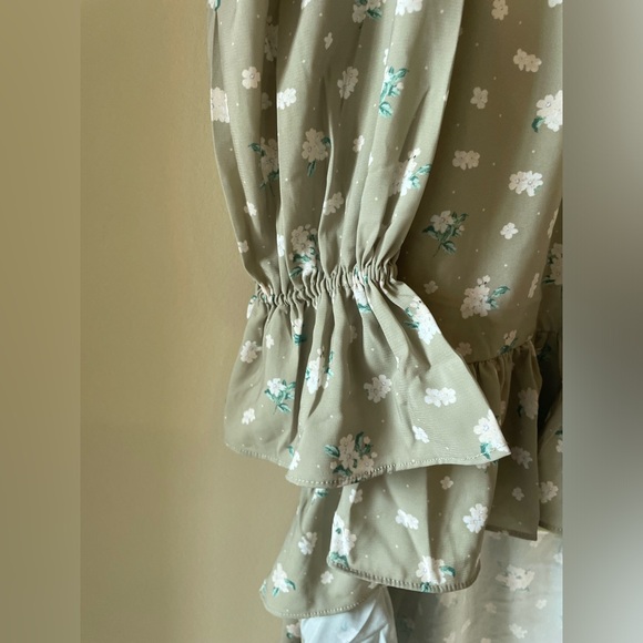 WEWOREWHAT High Low Polka Dot Floral Dress - Picture 7 of 7